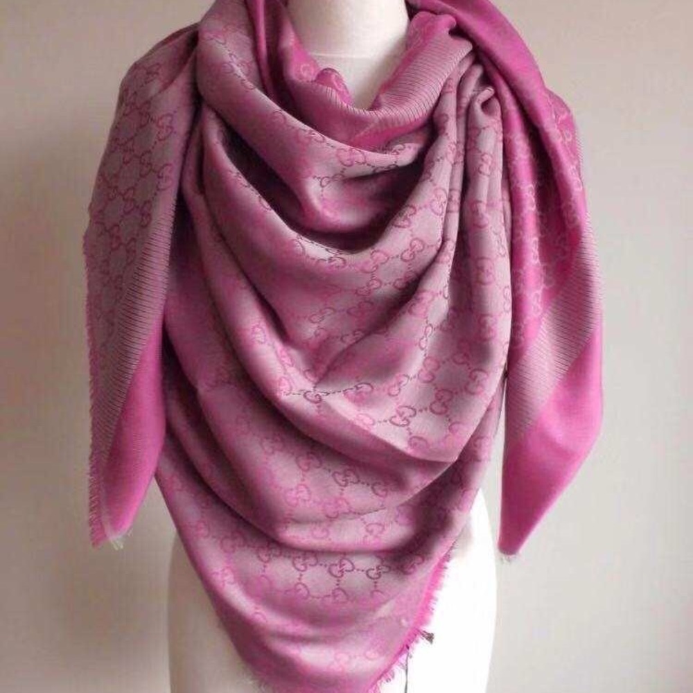 Gucci wool silk GG scarf